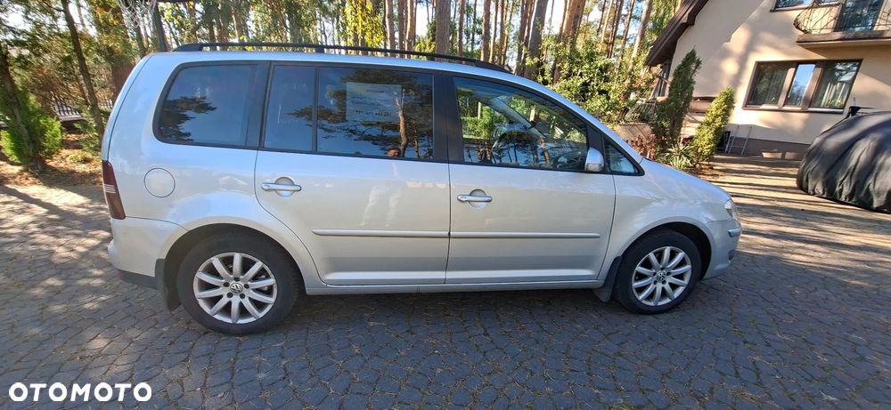 Volkswagen Touran 2008 photo 3