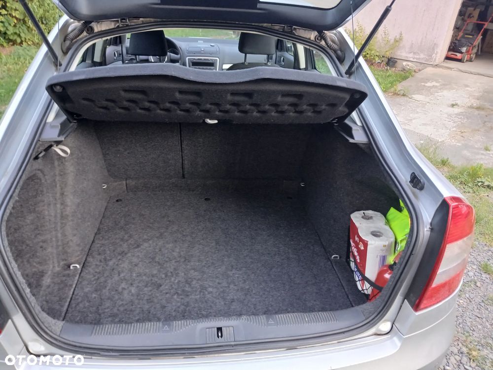 Skoda Octavia 1.4 - 10