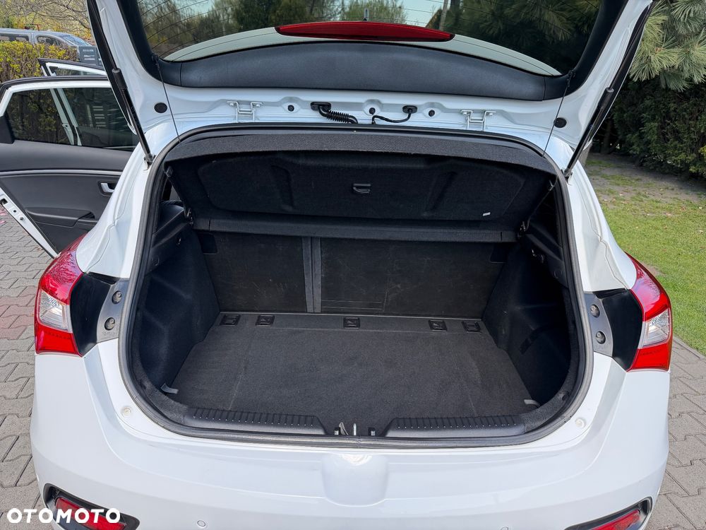 Hyundai i30 1.6 GDI Turbo Luxury - 29