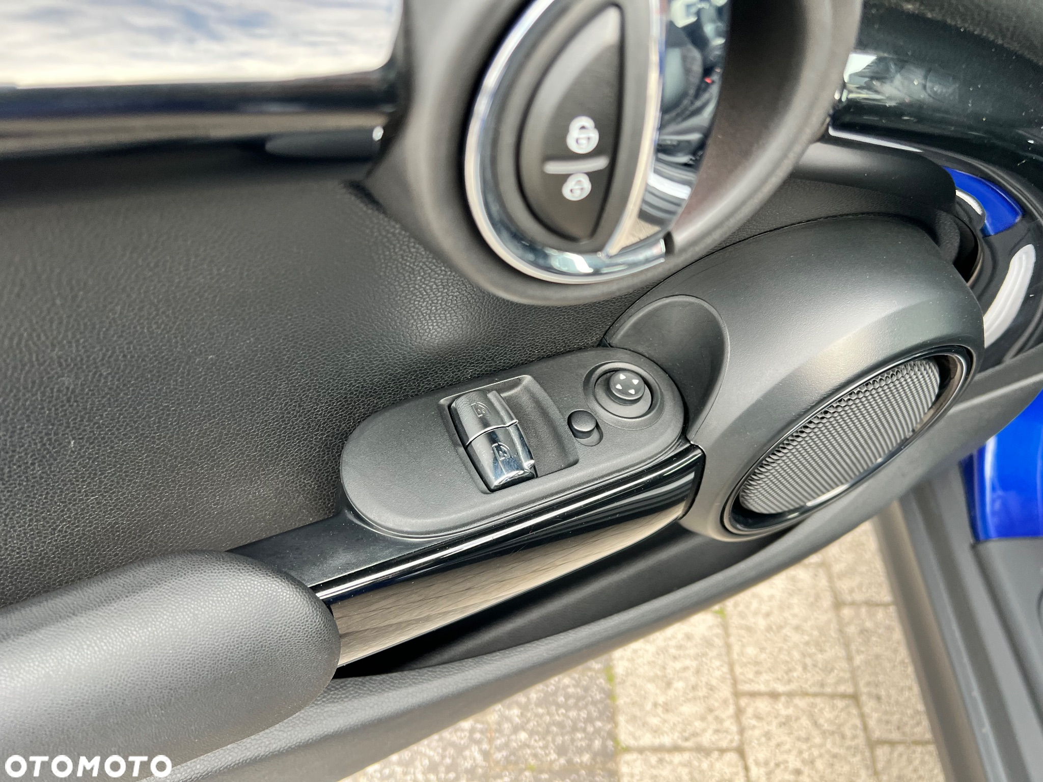 MINI Cooper Essential Trim - 17