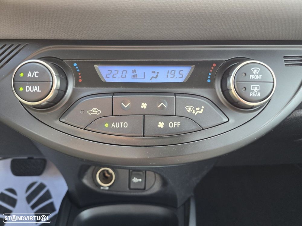 Toyota Yaris 1.5 HSD Comfort - 26