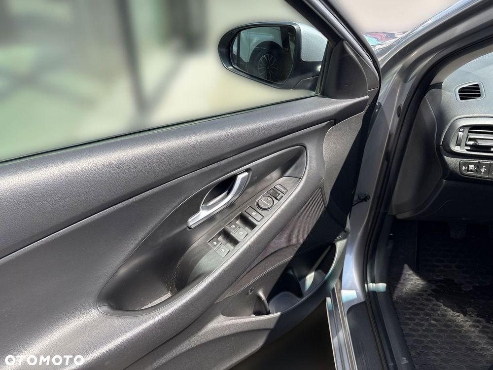 Hyundai i30 1.6 D Comfort - 10