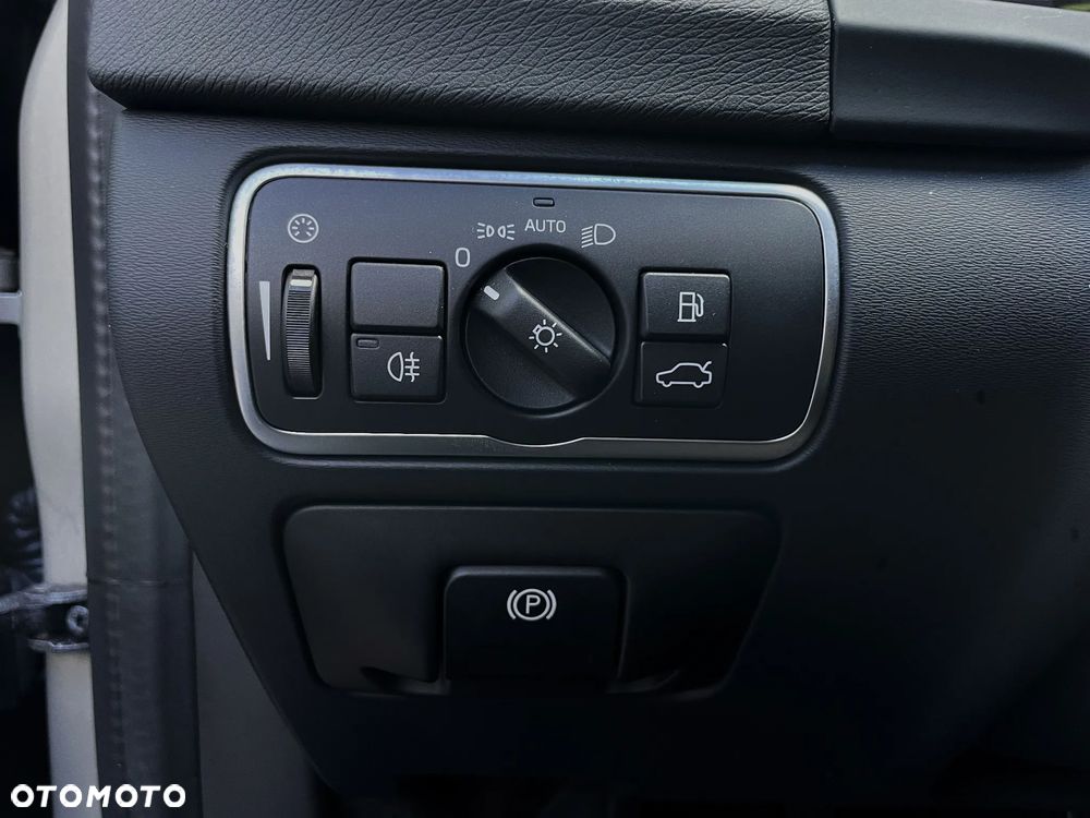 Volvo V60 D2 Momentum - 32