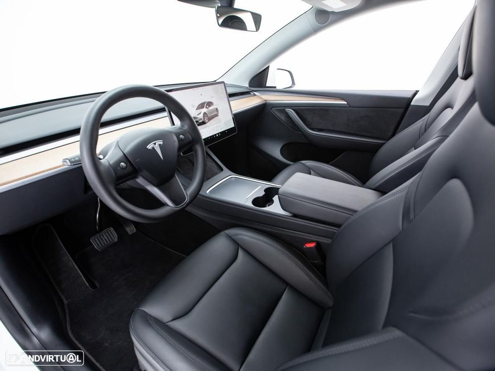 Tesla Model Y Long Range Dual Motor AWD - 9
