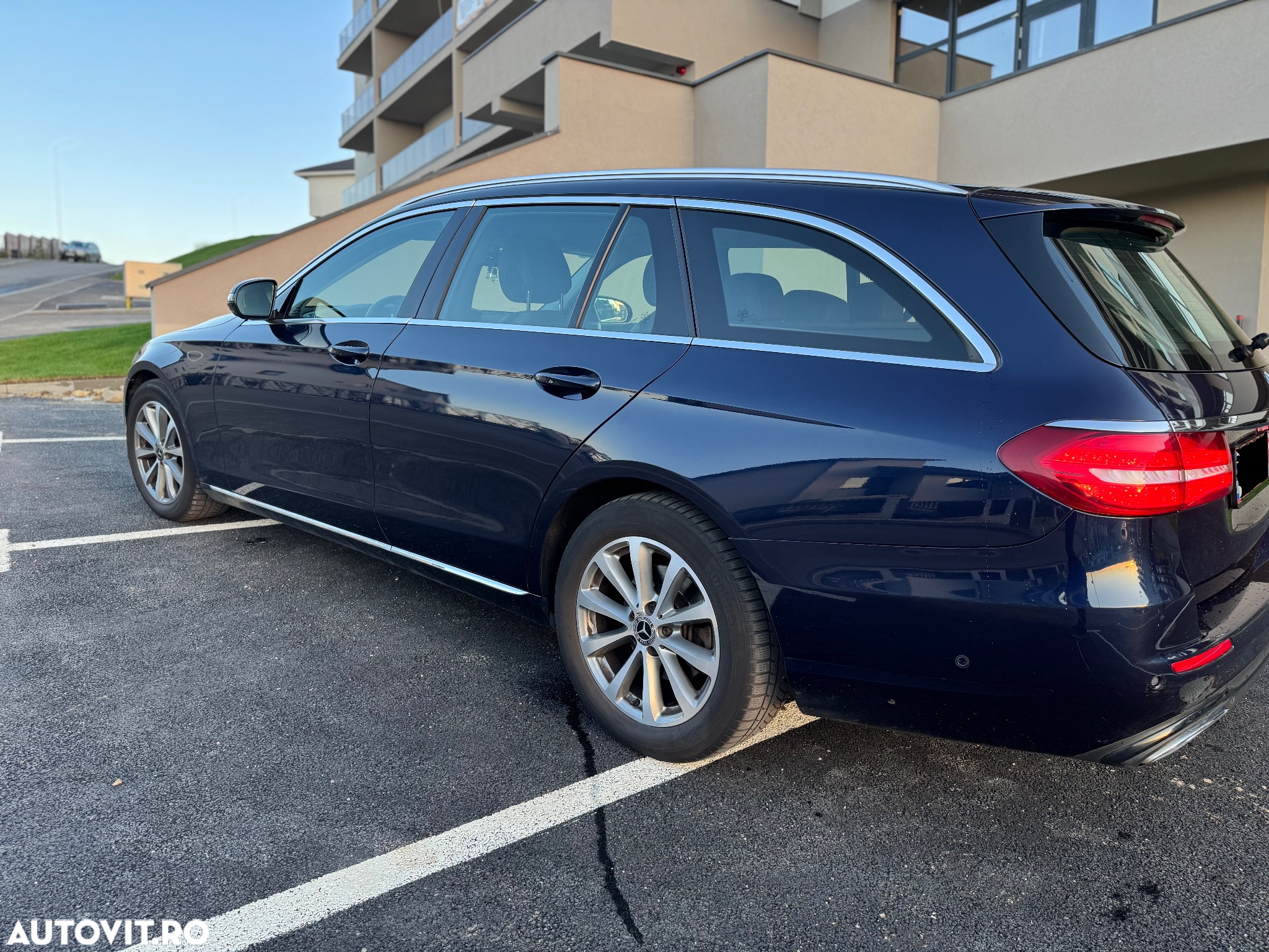 Mercedes-Benz E 200 d T 9G-TRONIC - 6