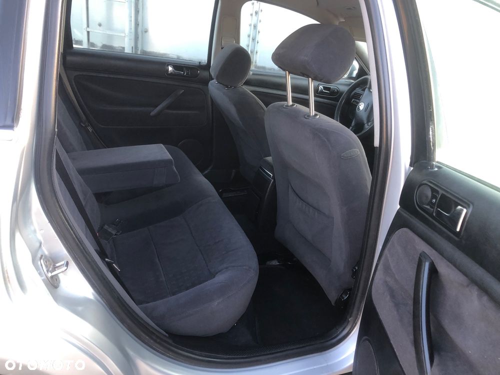 Volkswagen Passat - 11