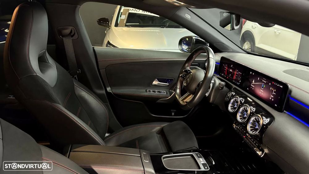 Mercedes-Benz CLA 180 - 35