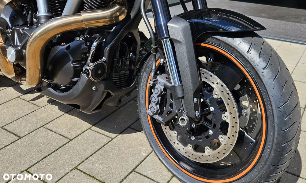 Yamaha MT - 24