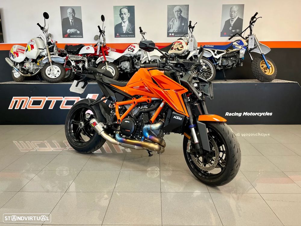 KTM 1390 Super Duke R - 1