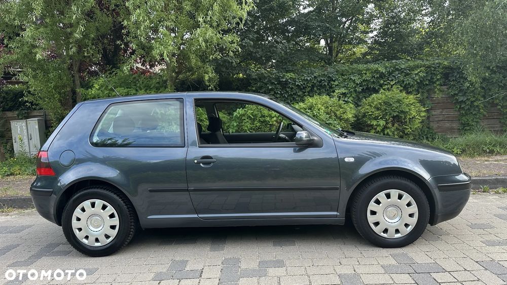 Volkswagen Golf - 24
