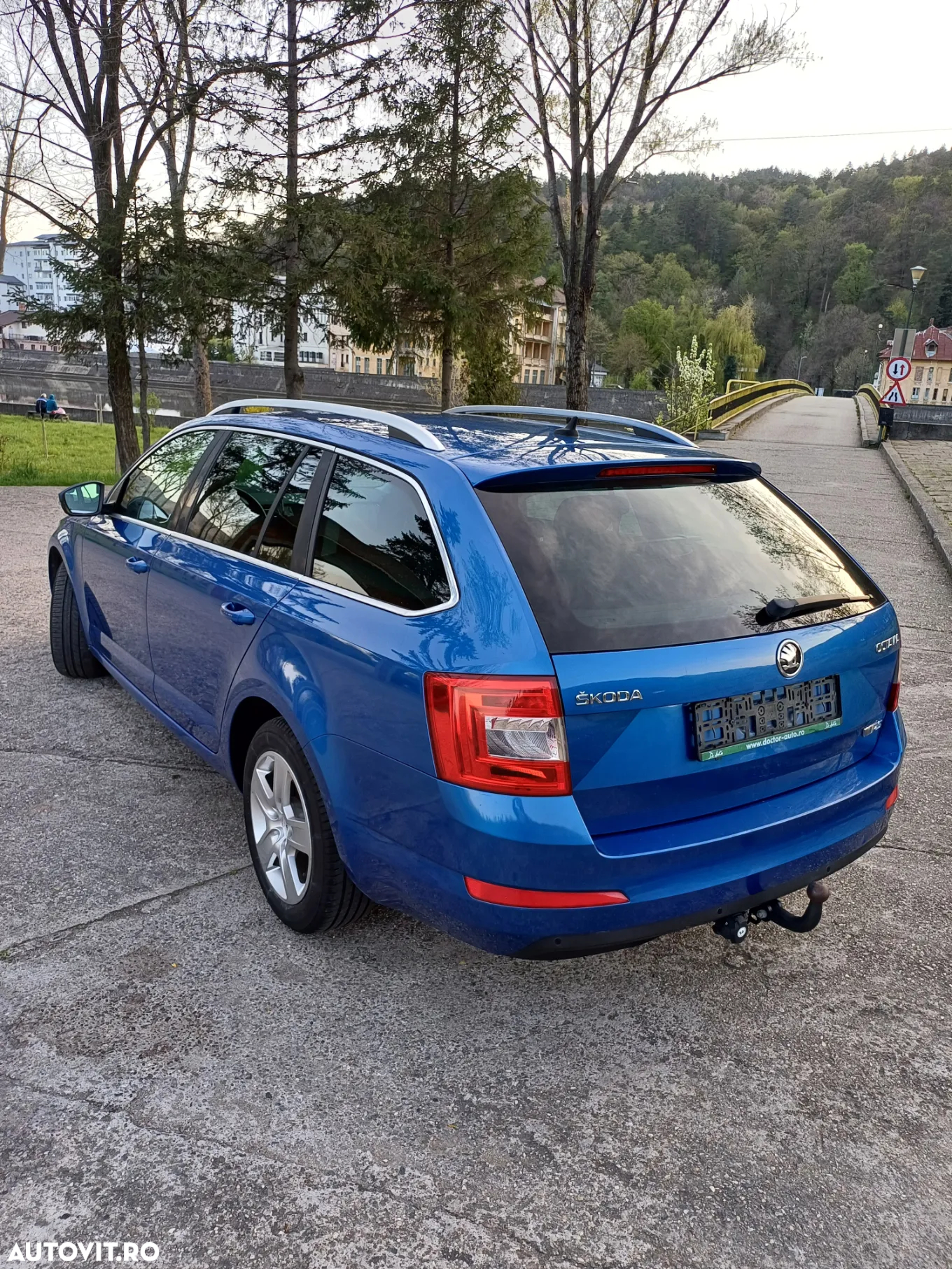Skoda Octavia Combi Diesel 2.0 TDI Style - 24
