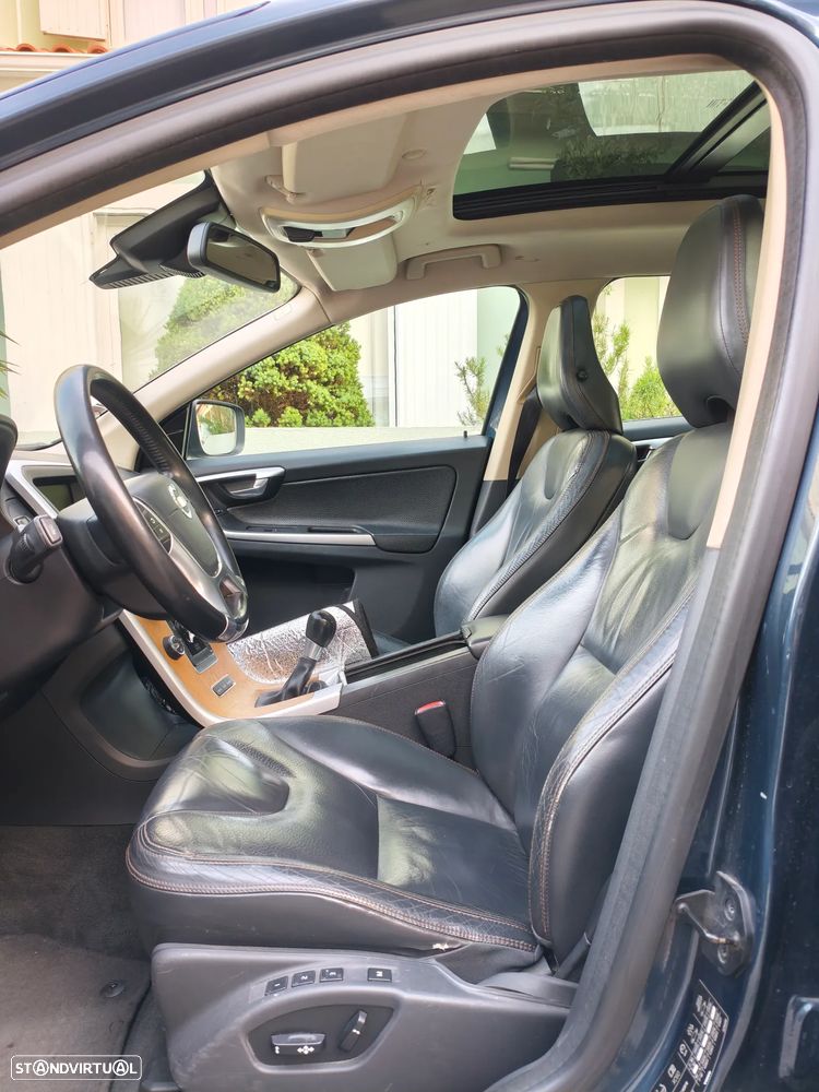 Volvo XC 60 2.0 D3 Drive Summum - 4
