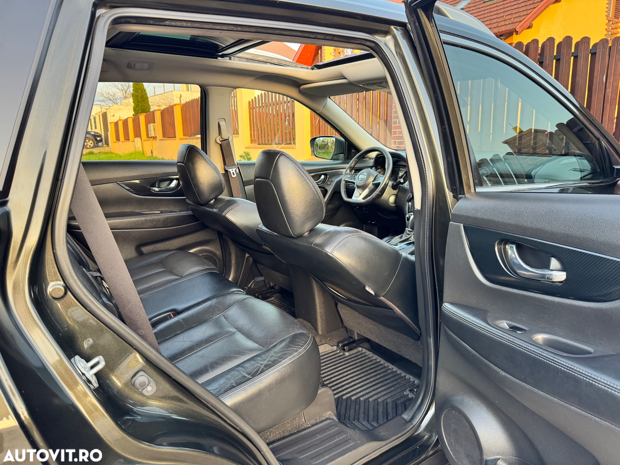 Nissan X-Trail 2.0 dCi ALL-MODE 4x4i Xtronic Acenta - 11
