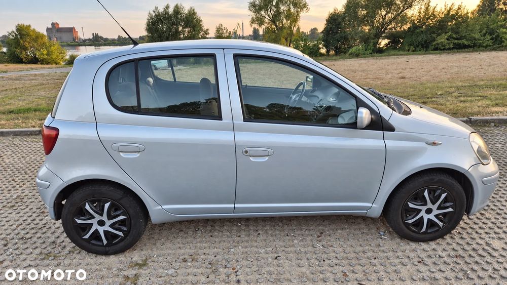 Toyota Yaris 1.0 Base - 7