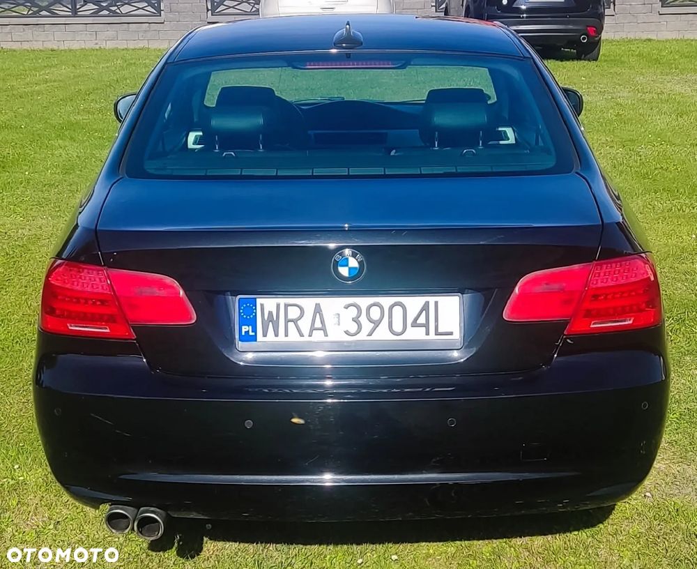 BMW Seria 3 325d Coupe - 7