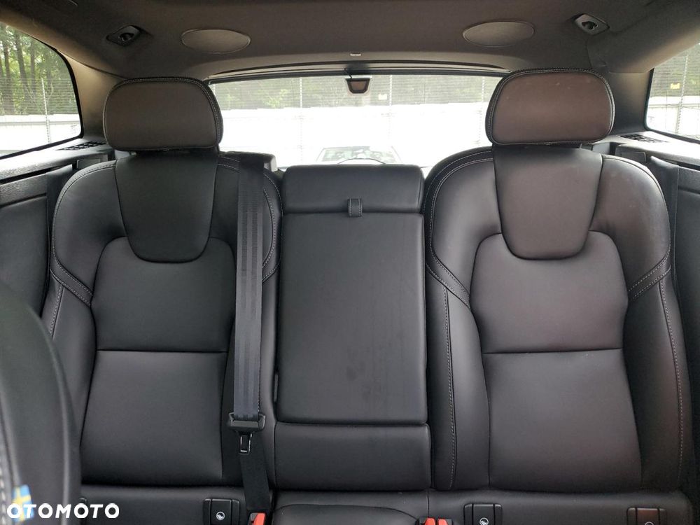 Volvo XC 60 T8 Plug-In Hybrid AWD Ultimate Black Edition - 10