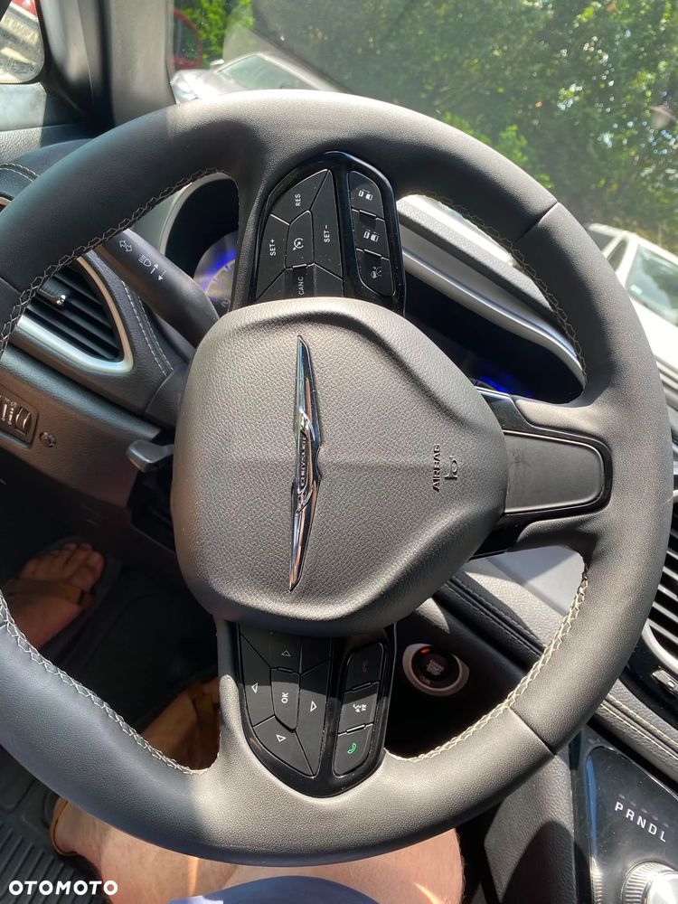 Chrysler Pacifica - 14