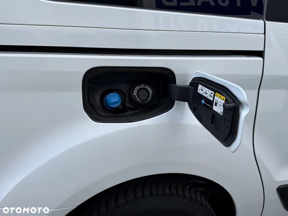 Ford Tourneo Connect Grand - 30