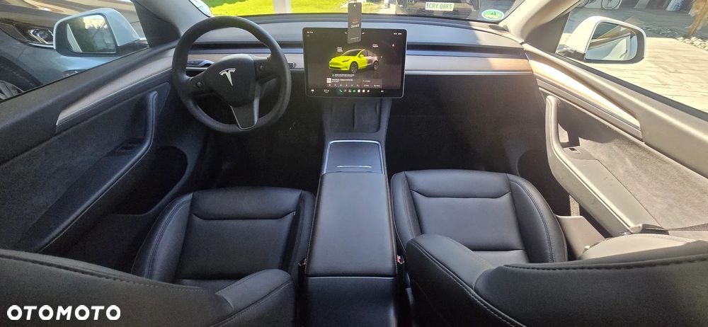 Tesla Model Y Long Range Dual Motor AWD - 11