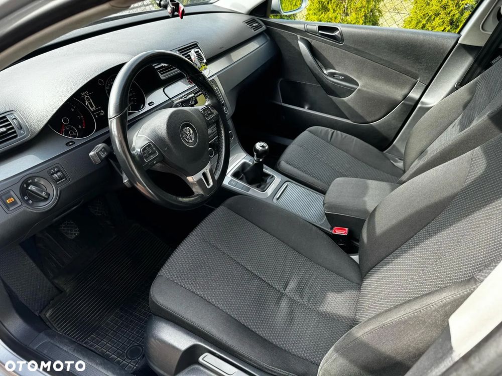 Volkswagen Passat 1.4 TSI BMT Trendline - 18