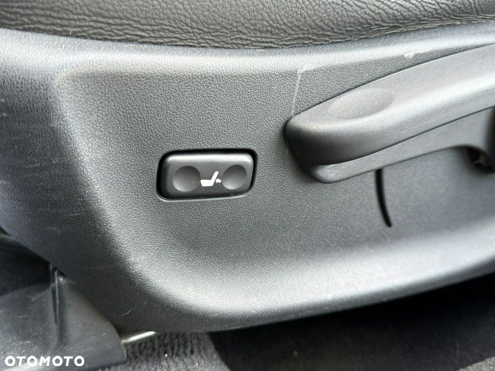 Toyota Avensis 1.8 Prestige - 17