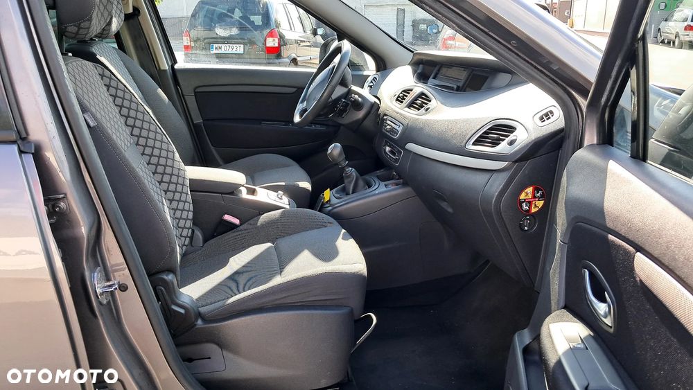 Renault Scenic 1.6 16V Dynamique - 8