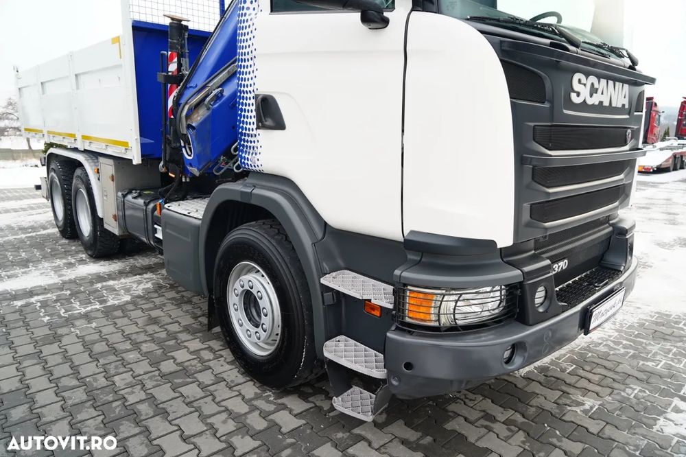 Scania G 370 / 6x4 / BASCULĂ SPATE + HIAB 144E S-3 HDS / RADIOCOMANDĂ / ROTATOARE / FURCĂ PENTRU PALEȚI / EURO 6 / - 11