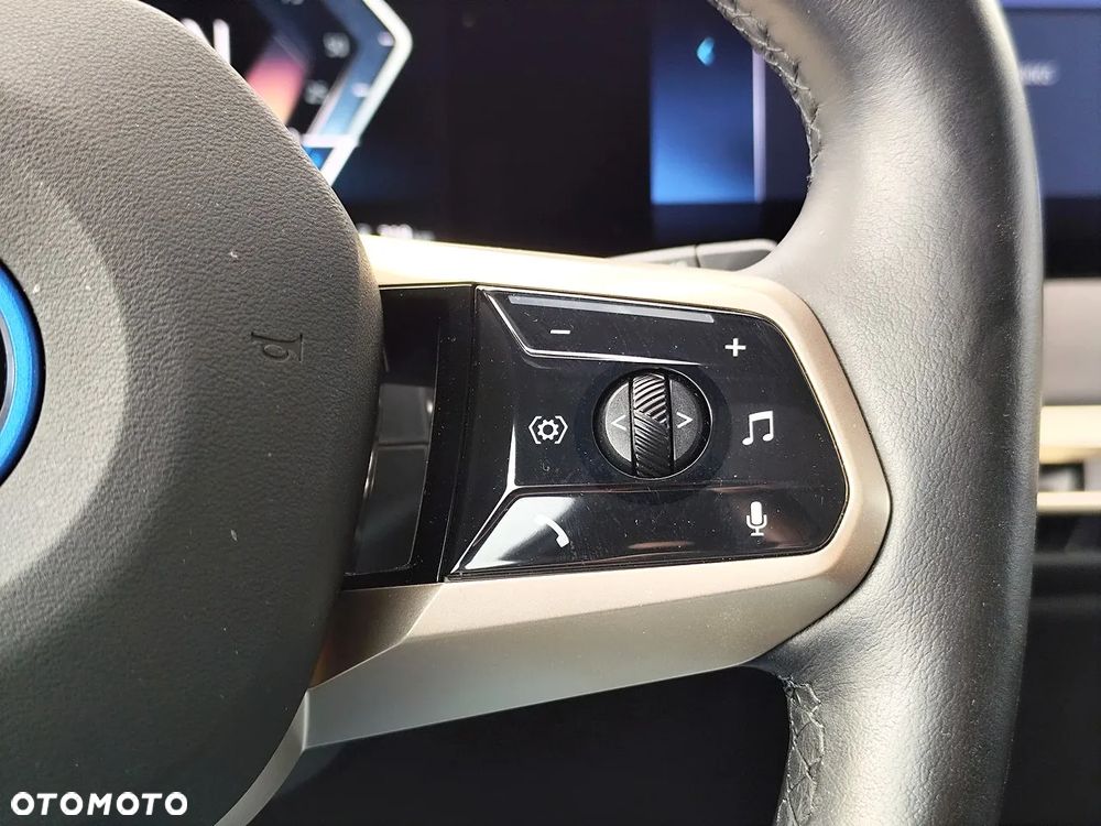 BMW iX xDrive40 76.6kWh Signature - 30