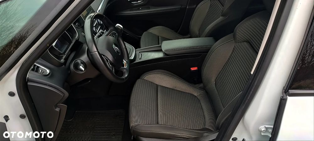 Renault Grand Scenic - 8