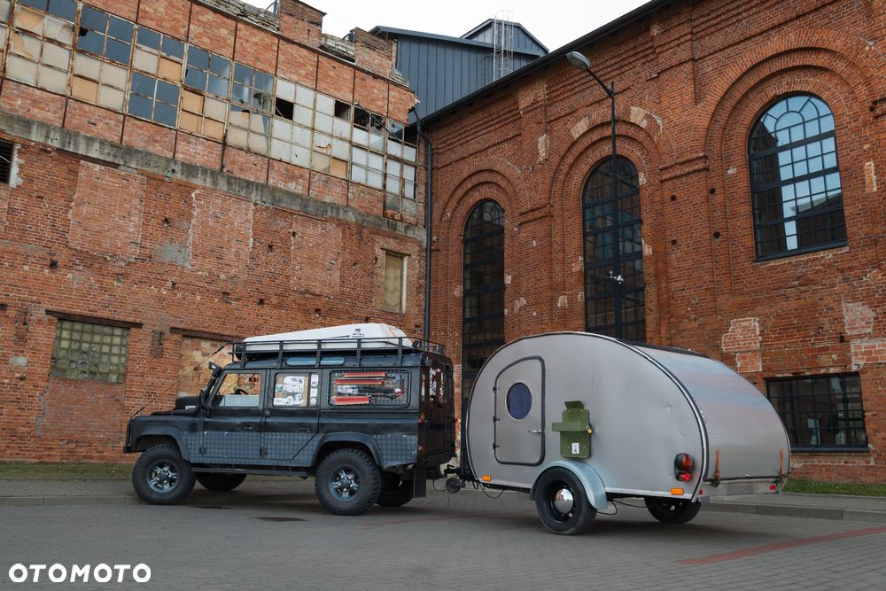 Land Rover Defender - 1