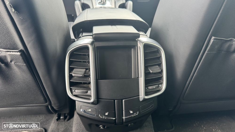 Porsche Cayenne Turbo - 10