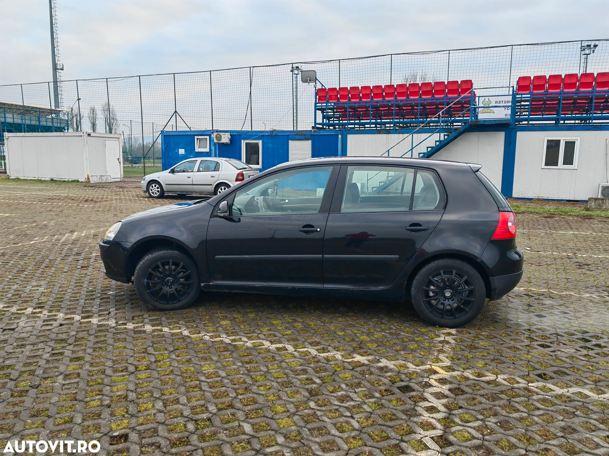 Volkswagen Golf - 11