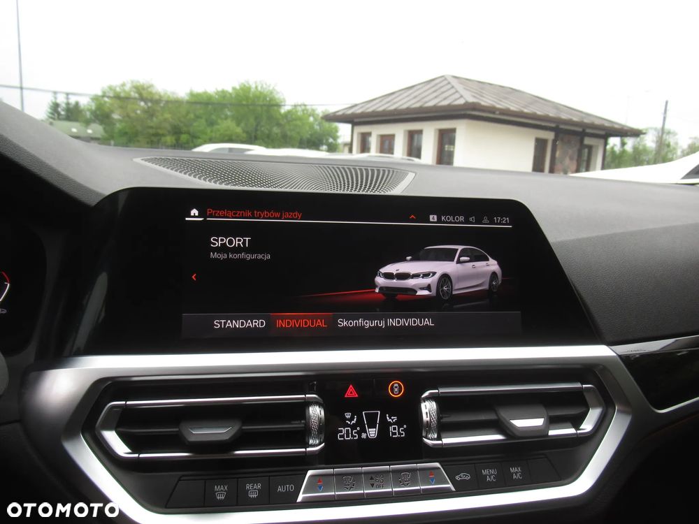 BMW Seria 3 318i Sport Line - 30