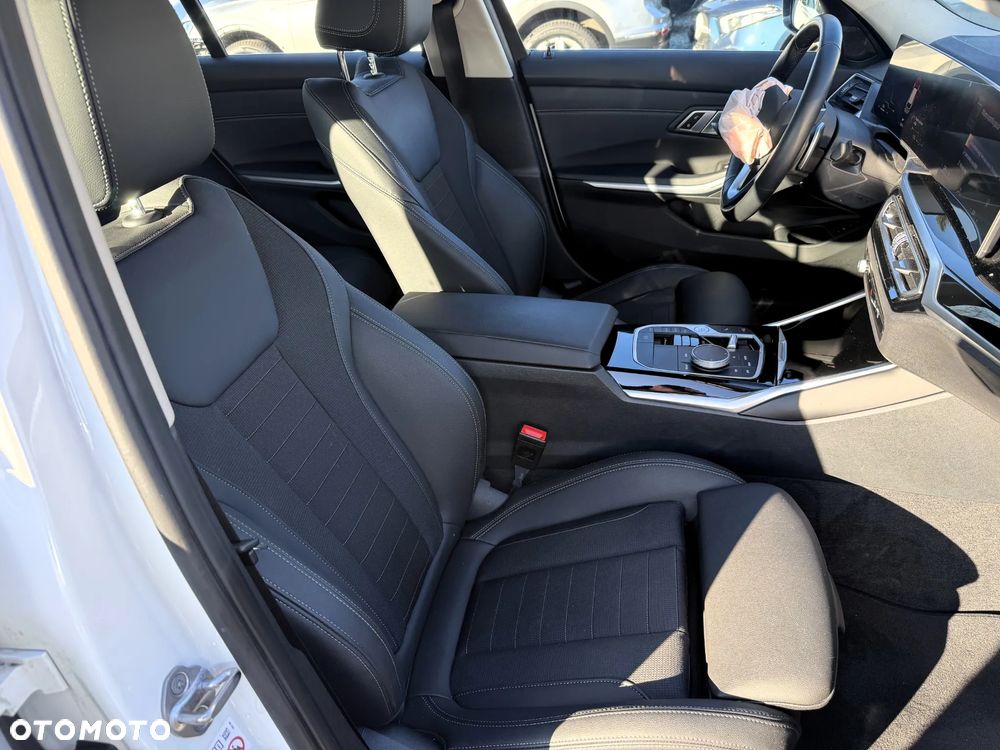 BMW Seria 3 318d Sport Line - 13