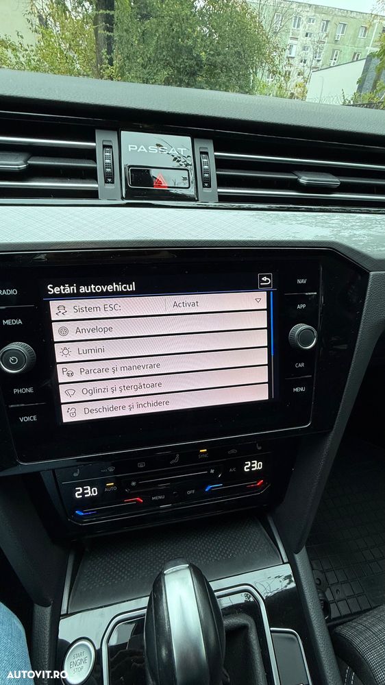 Volkswagen Passat 2.0 TDI DSG Comfortline - 23