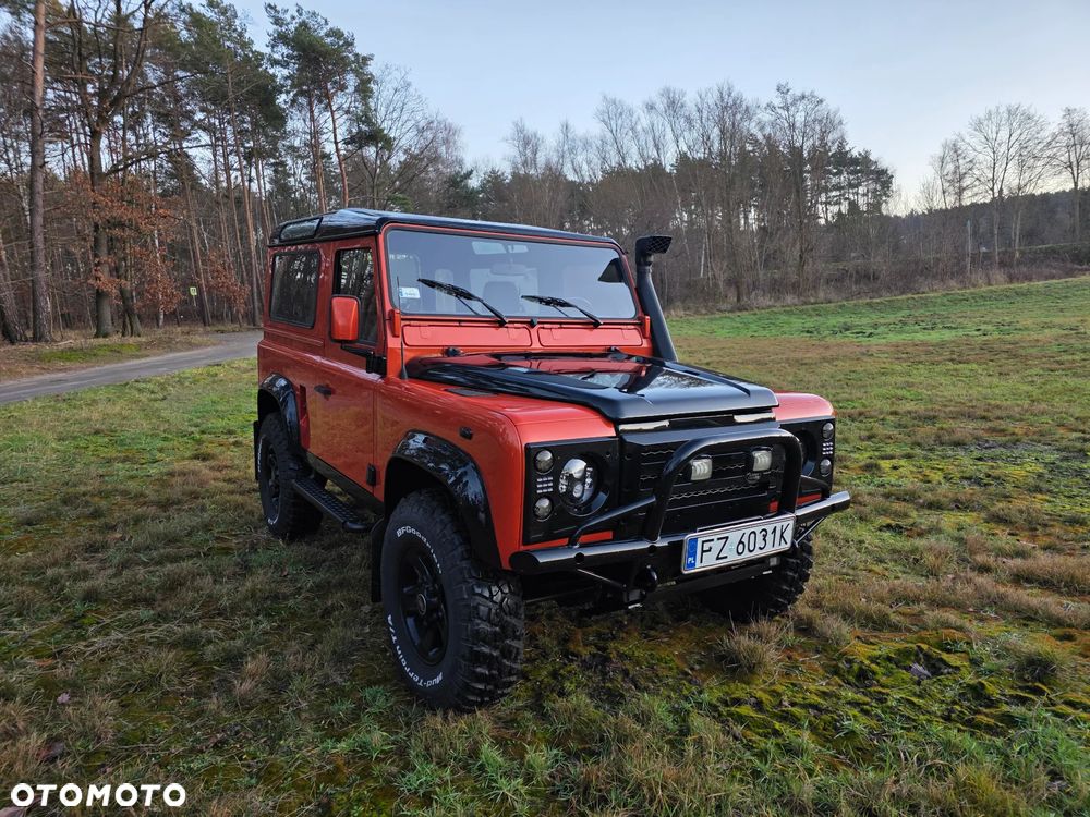 Land Rover Defender - 12