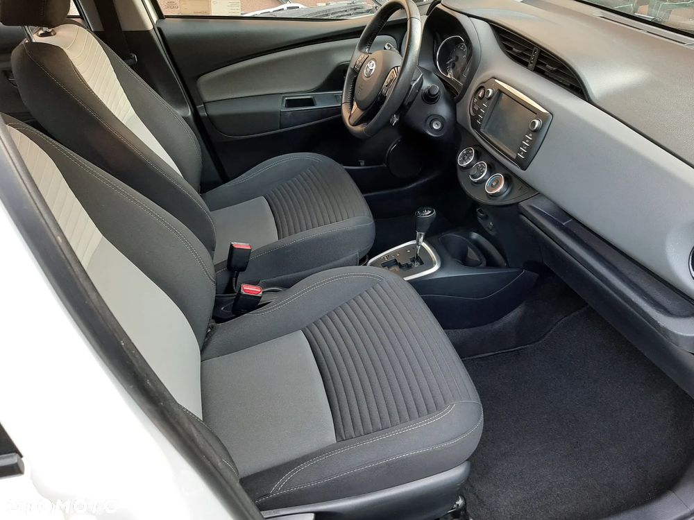 Toyota Yaris 1.5 Premium CVT - 12