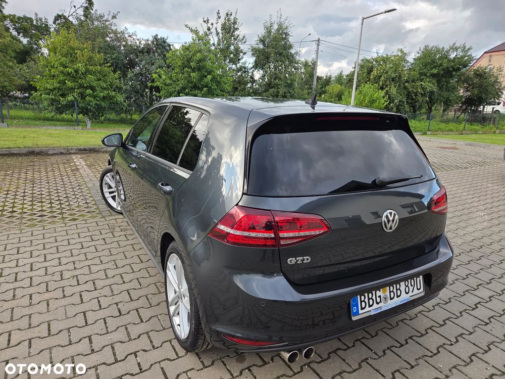Volkswagen Golf - 5
