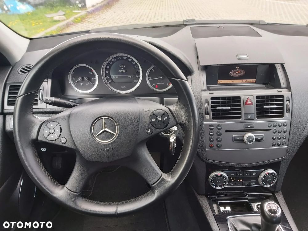 Mercedes-Benz Klasa C 200 CDI BlueEff Avantgarde - 24