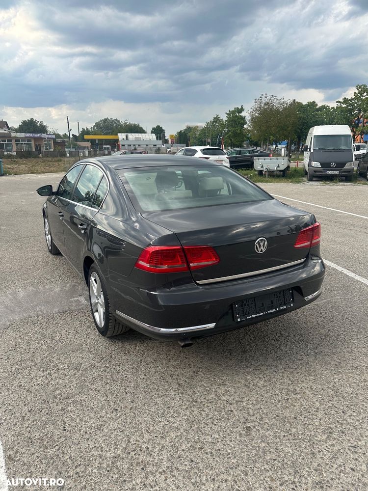 Volkswagen Passat - 11
