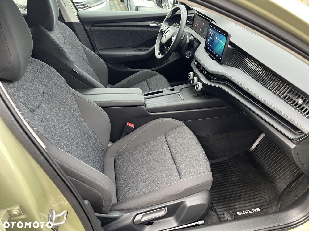 Skoda Superb 2.0 TDI SCR Essence DSG - 13