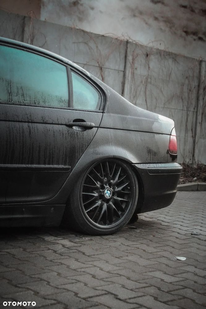 BMW Seria 3 325i - 4