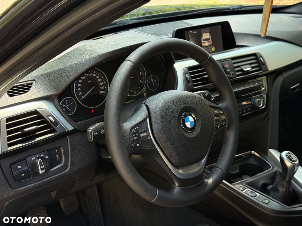 BMW Seria 3 318d Sport Line - 13