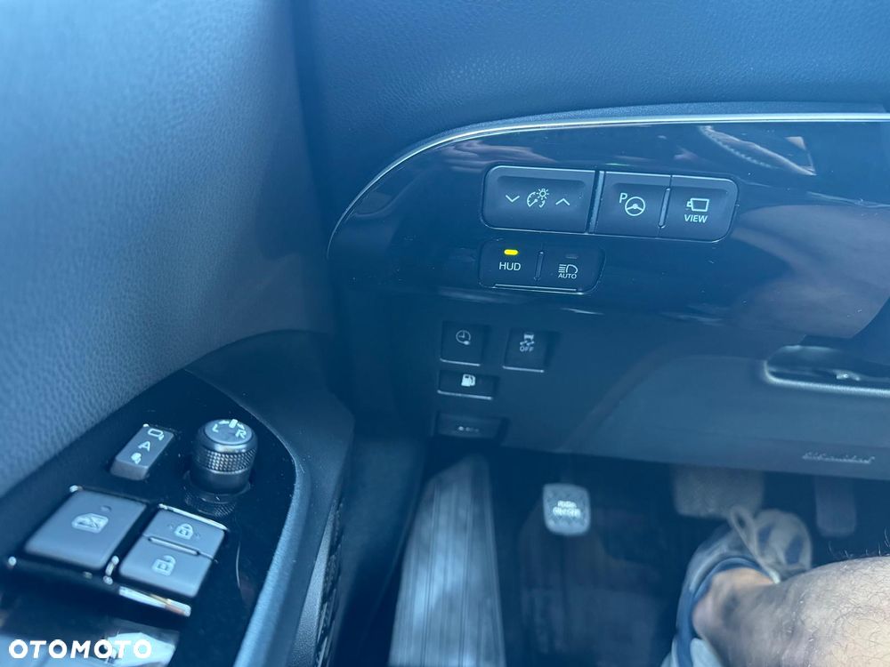 Toyota Prius Hybrid Executive - 19
