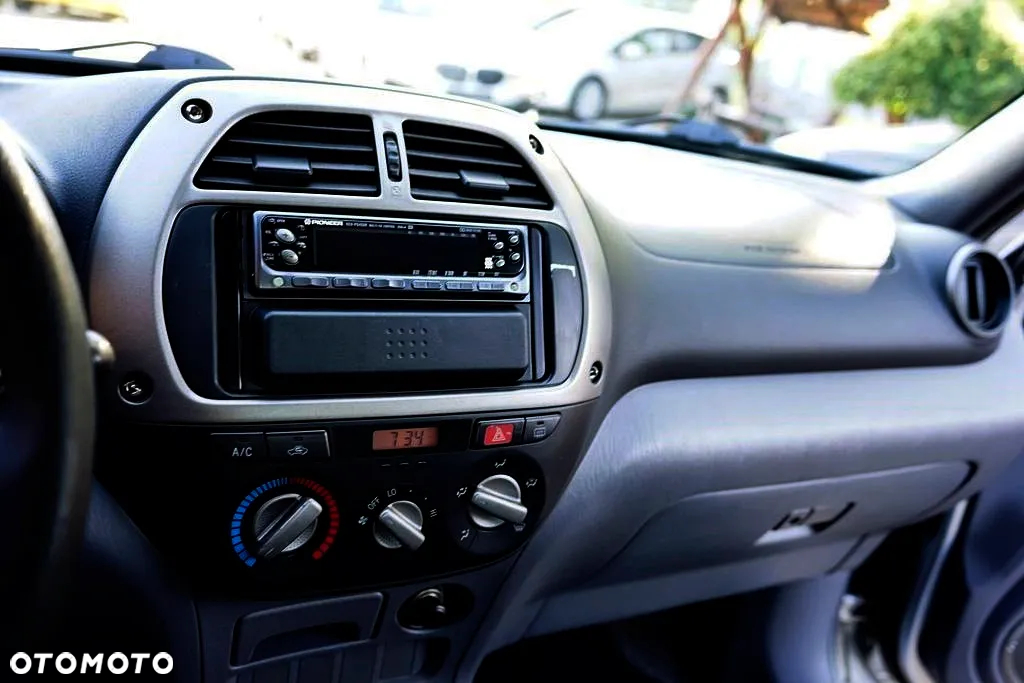 Toyota RAV4 2.0 D-4D 4x4 - 21
