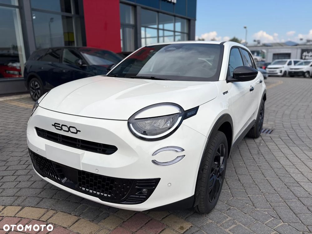 Fiat 600 1.2 Turbo Sport eDCT - 1