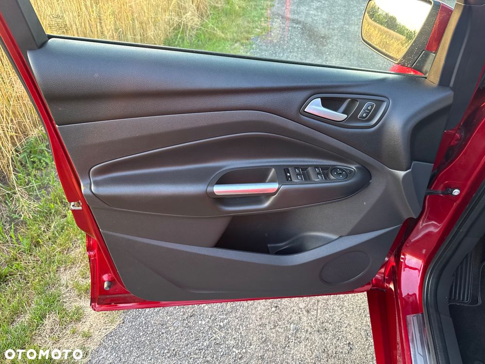 Ford Kuga 1.5 EcoBoost 2x4 ST-Line - 32
