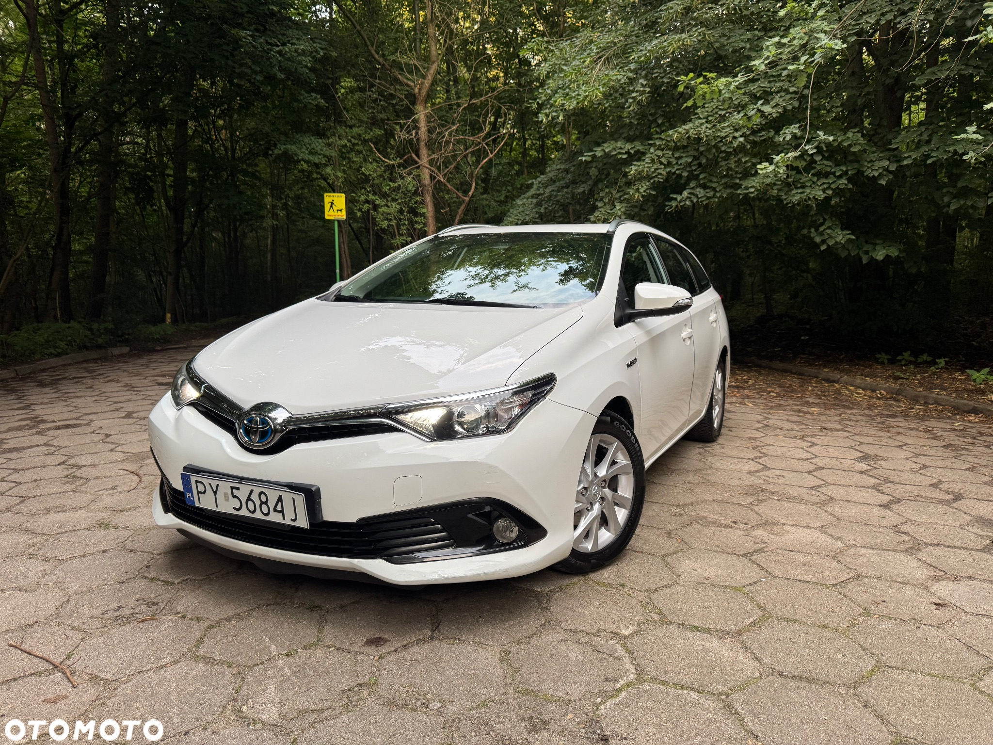 Toyota Auris - 2