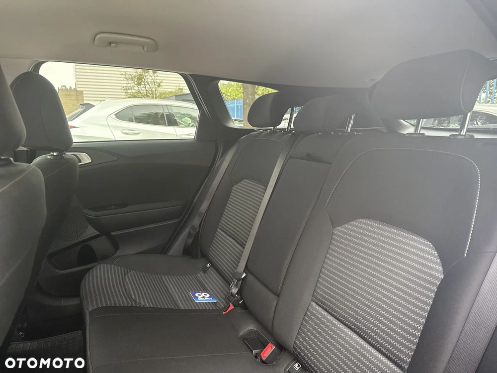 Kia Ceed 1.5 T-GDI M DCT - 17