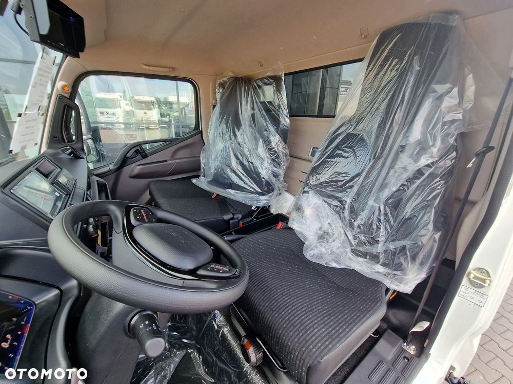 FUSO Canter 9C18 4x2 AMT - 11